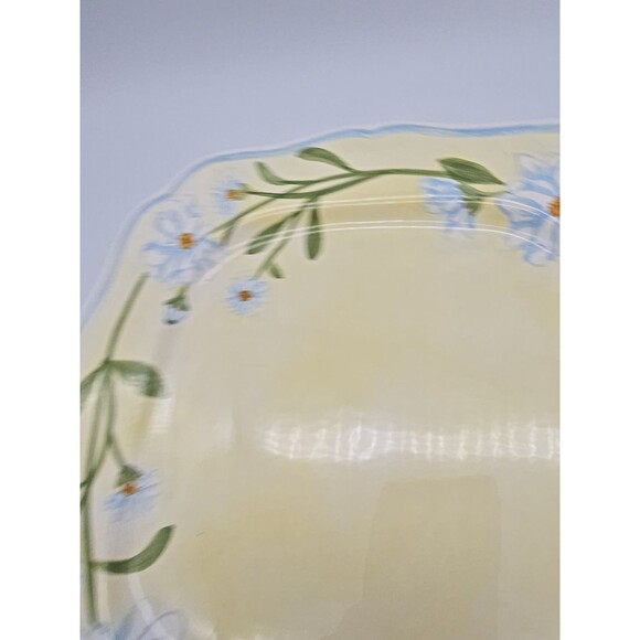 Block 2001 Daisy Chain 10.5" Dinner Plate Yellow & Light Blue with White Daises - Picture 7 of 8